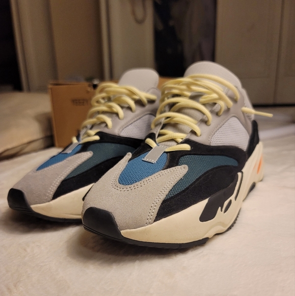 ADIDAS YEEZY 700 WAVERUNNER, size 11 - Picture 4 of 9